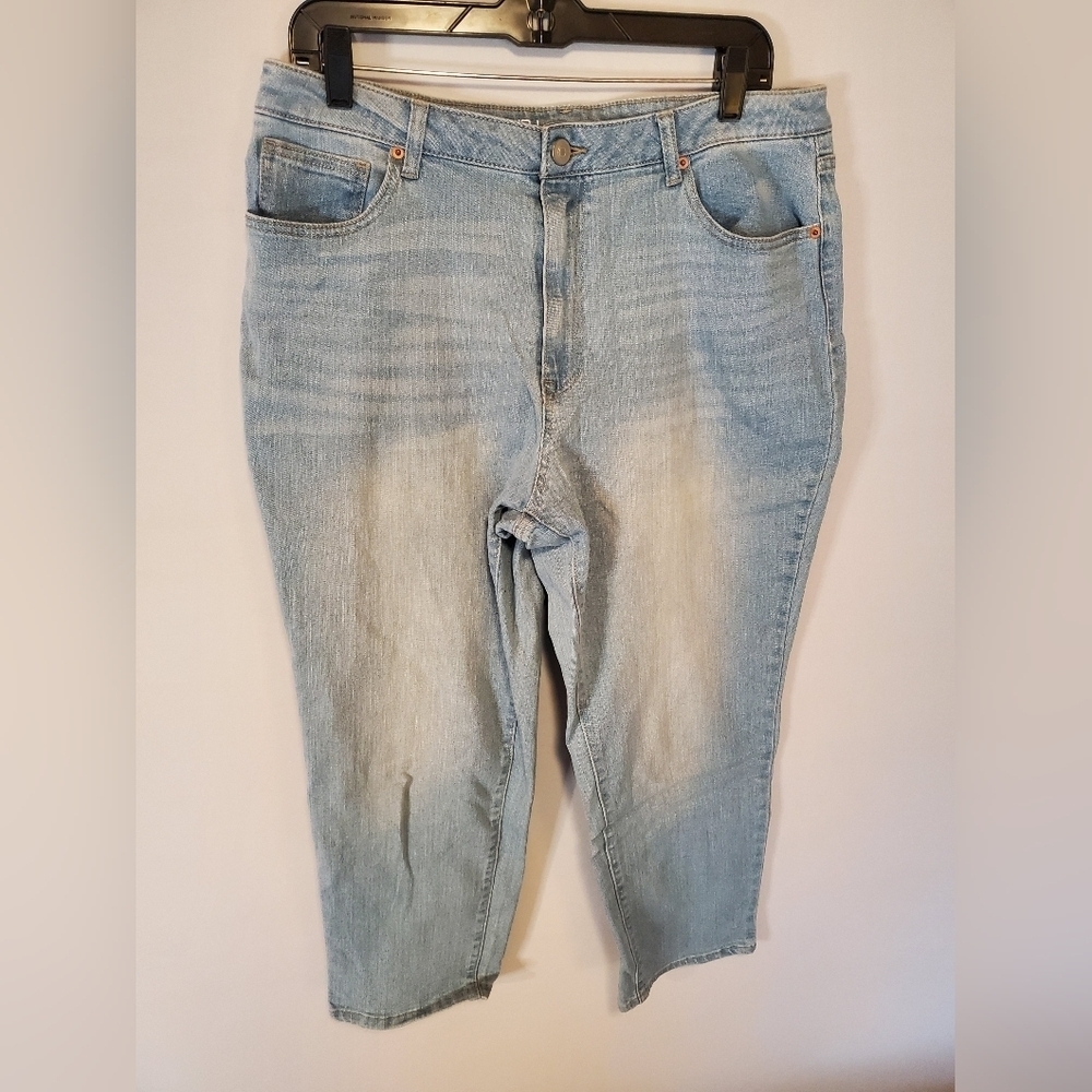 Light Blue Denim Cropped Jeans